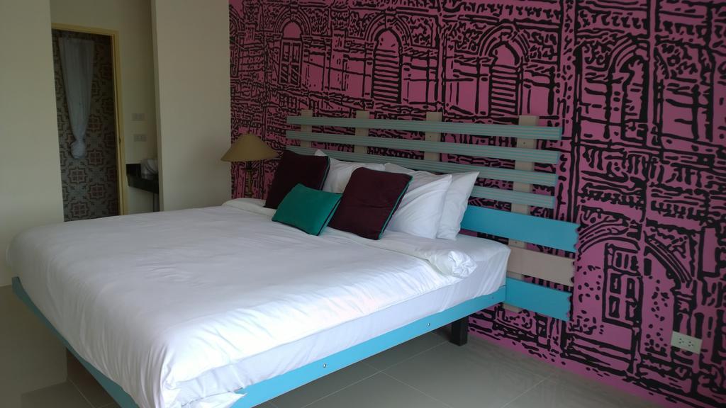 The Pho Thong Phuket Hotel Room photo