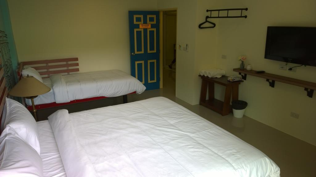 The Pho Thong Phuket Hotel Room photo